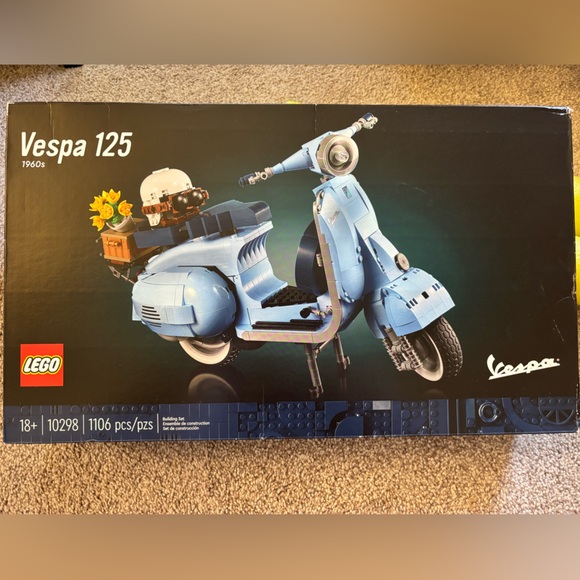 Vespa 125 in Light Blue